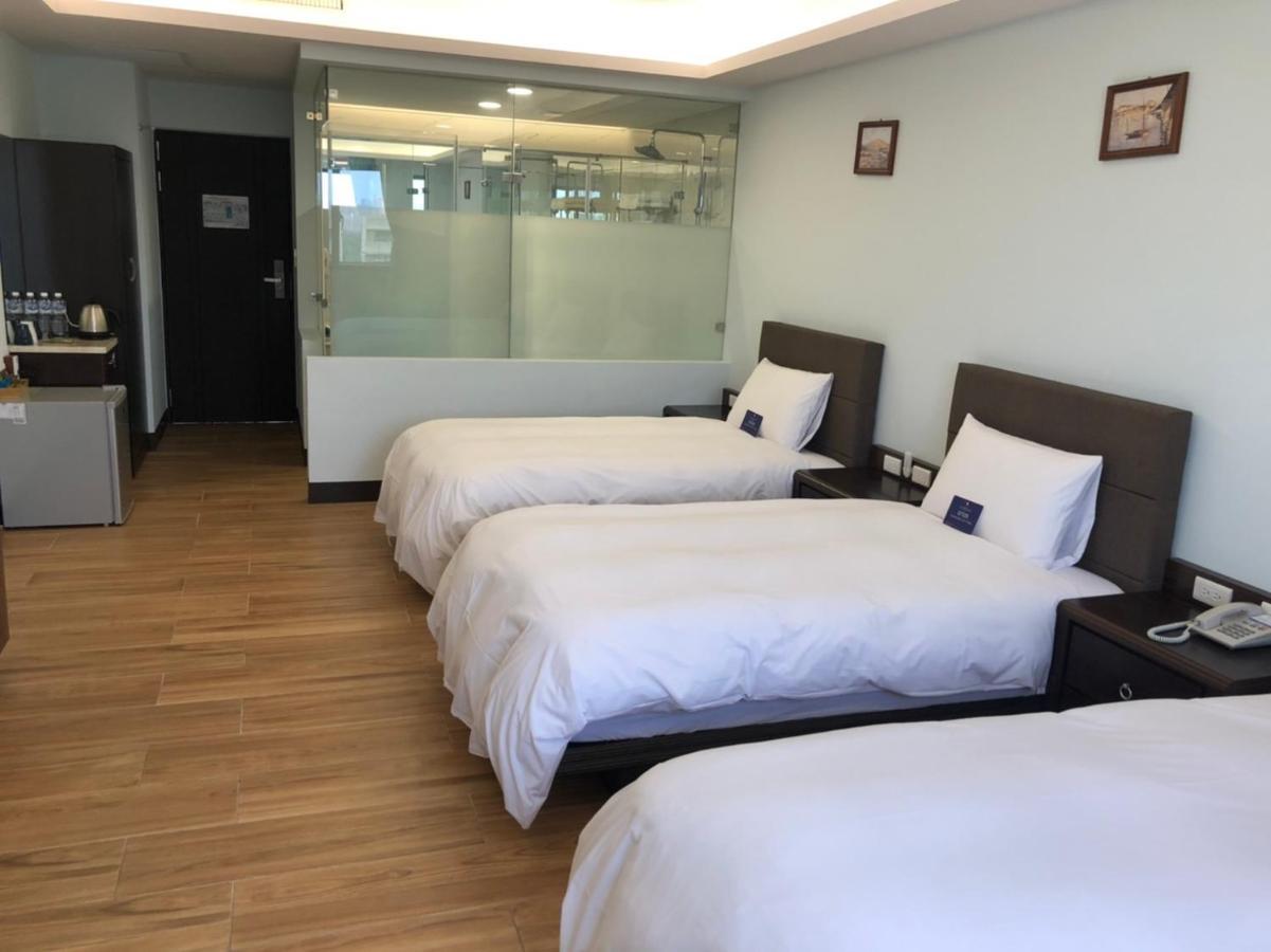 Menippe Hotel Kaohsiung Extérieur photo