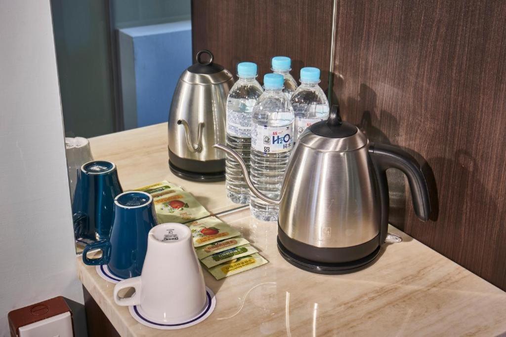 Menippe Hotel Kaohsiung Extérieur photo