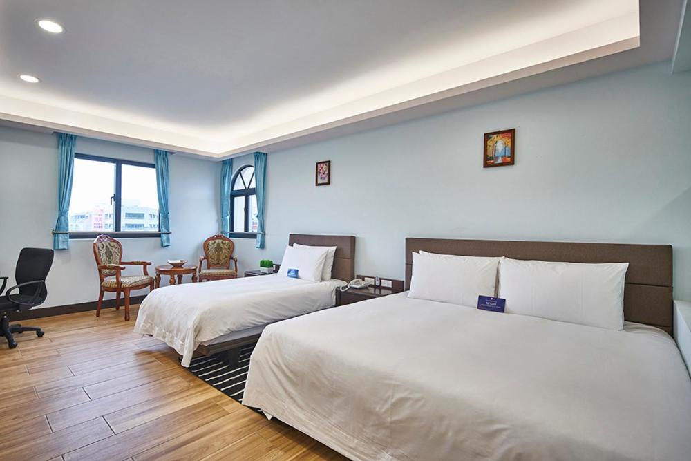 Menippe Hotel Kaohsiung Extérieur photo