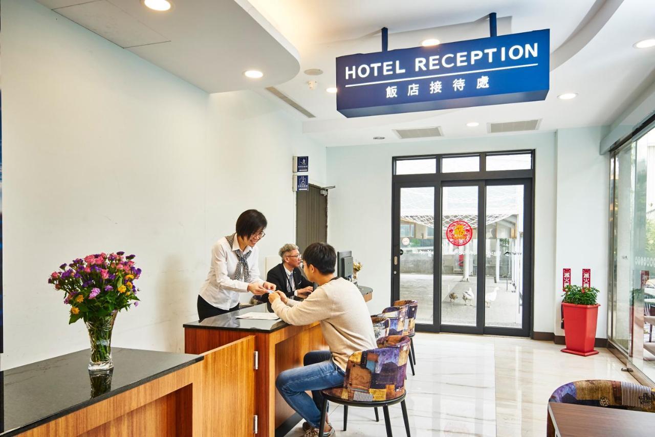 Menippe Hotel Kaohsiung Extérieur photo