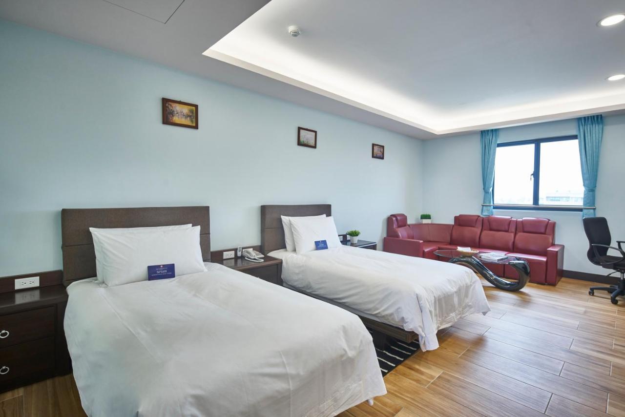 Menippe Hotel Kaohsiung Extérieur photo