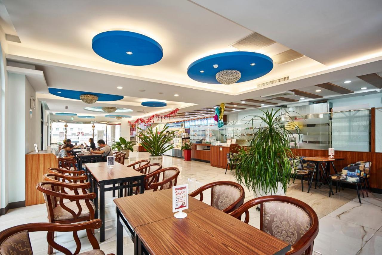 Menippe Hotel Kaohsiung Extérieur photo