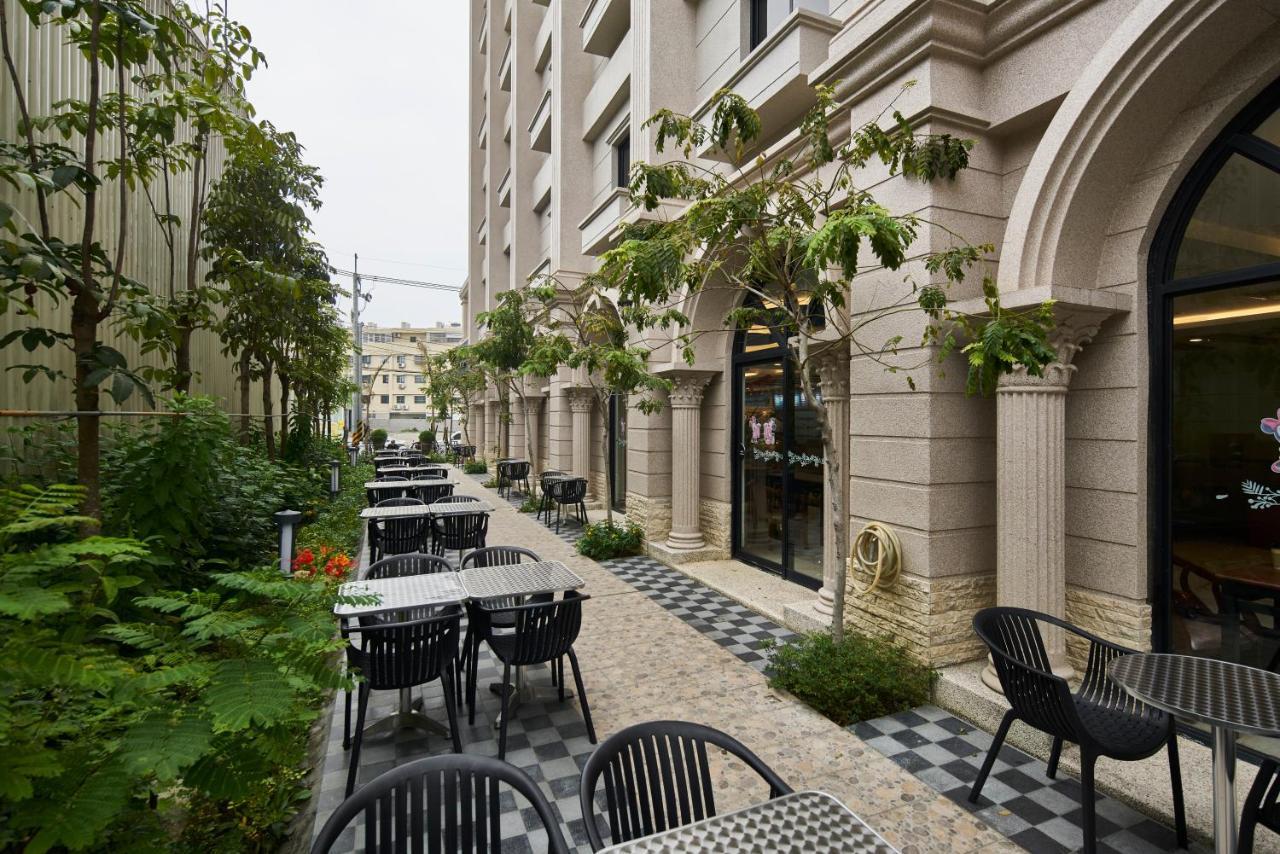 Menippe Hotel Kaohsiung Extérieur photo